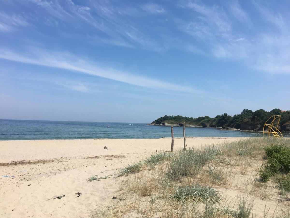 Sea Caravan On The Beach Китен Екстериор снимка