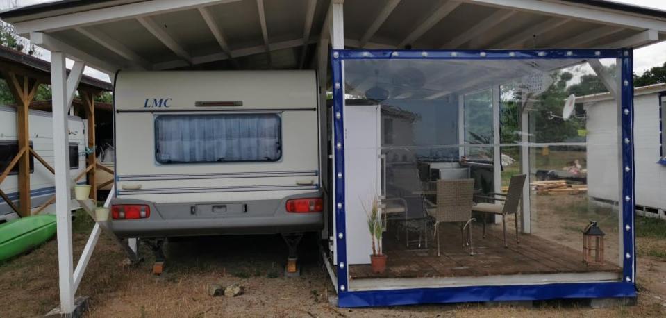 Sea Caravan On The Beach Китен Екстериор снимка