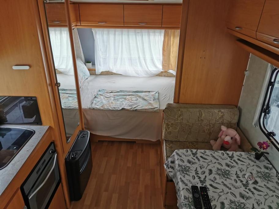 Sea Caravan On The Beach Китен Екстериор снимка