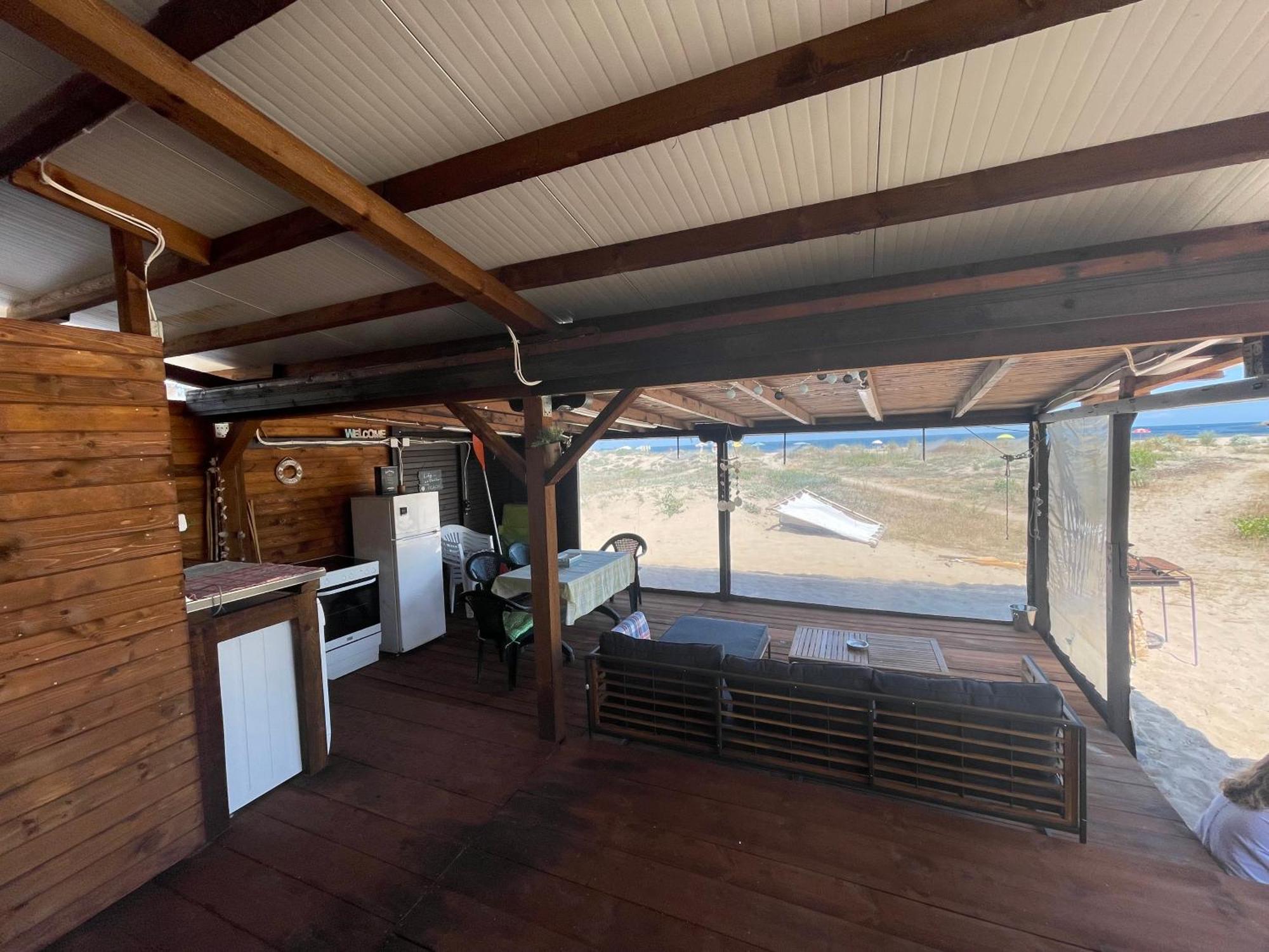 Sea Caravan On The Beach Китен Екстериор снимка