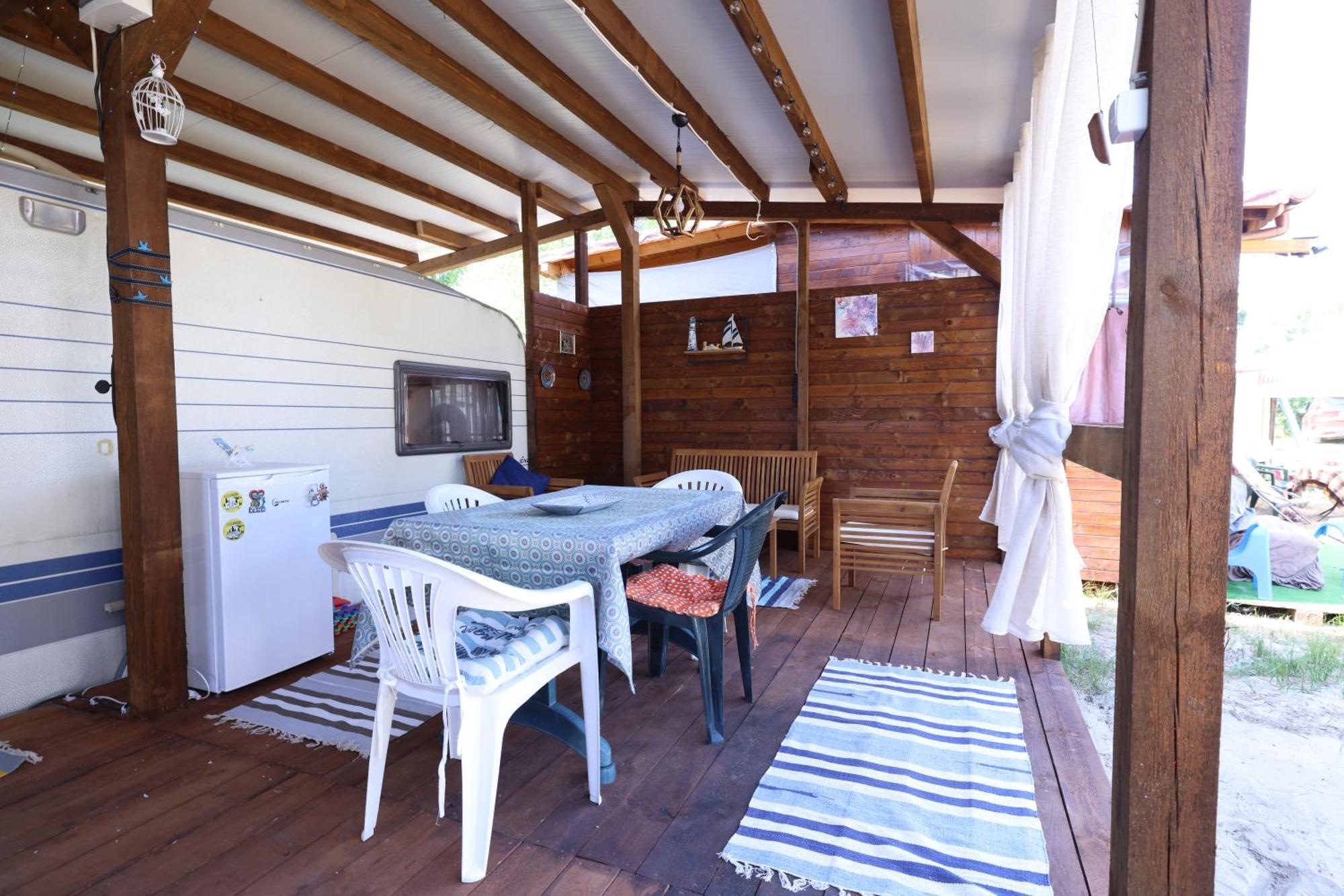 Sea Caravan On The Beach Китен Екстериор снимка