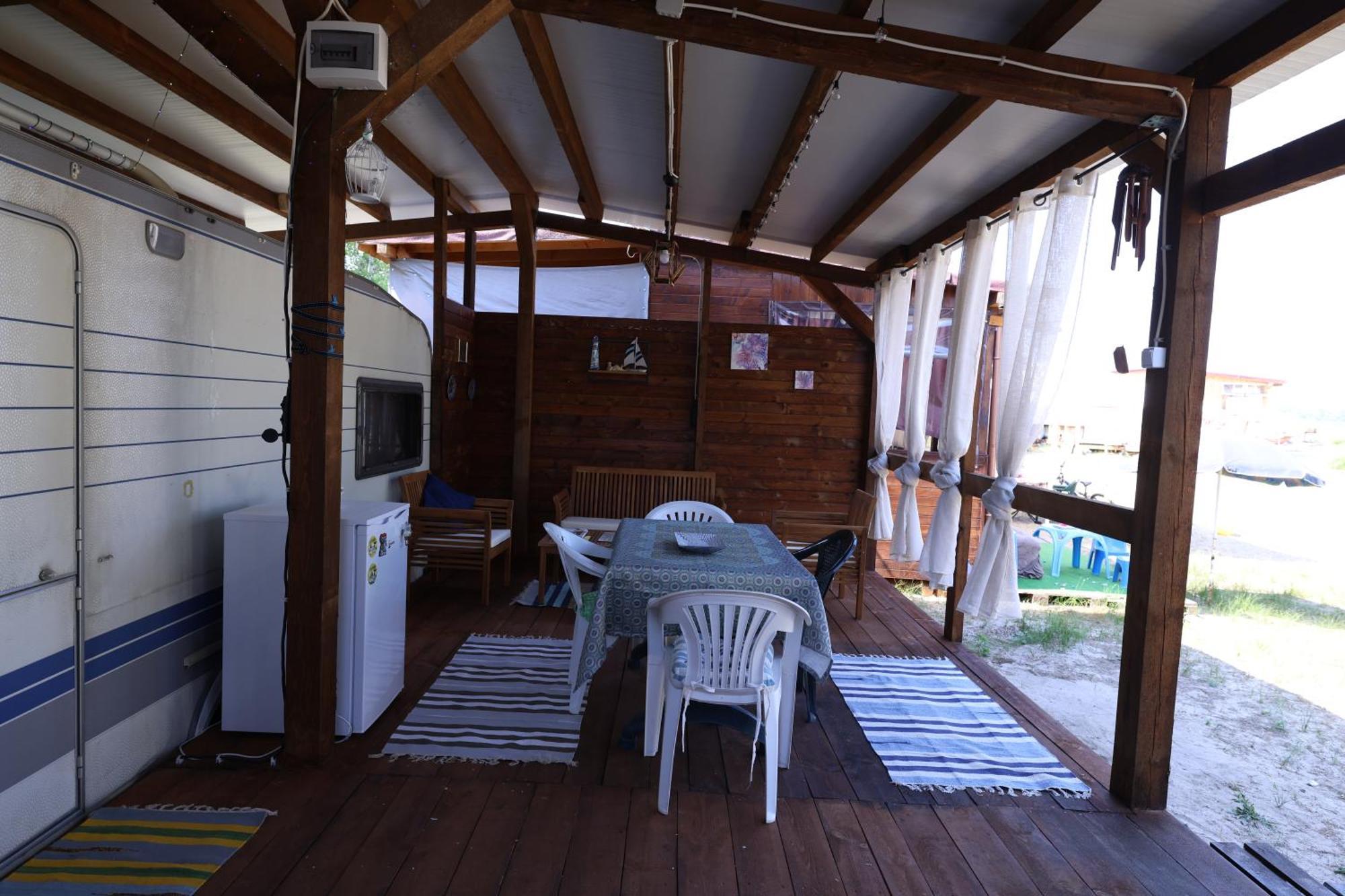 Sea Caravan On The Beach Китен Екстериор снимка