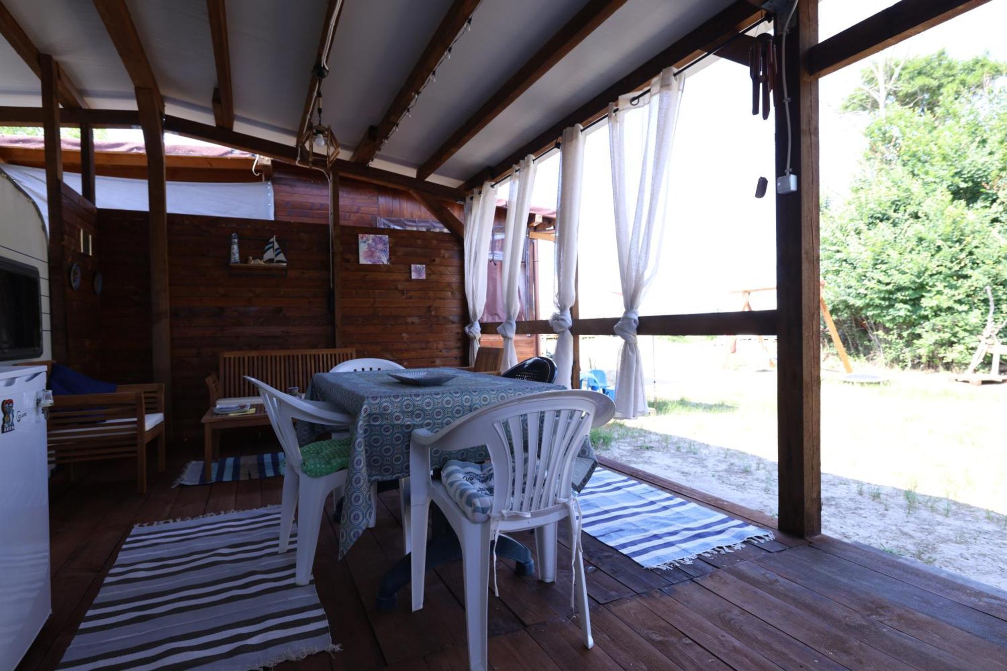 Sea Caravan On The Beach Китен Екстериор снимка