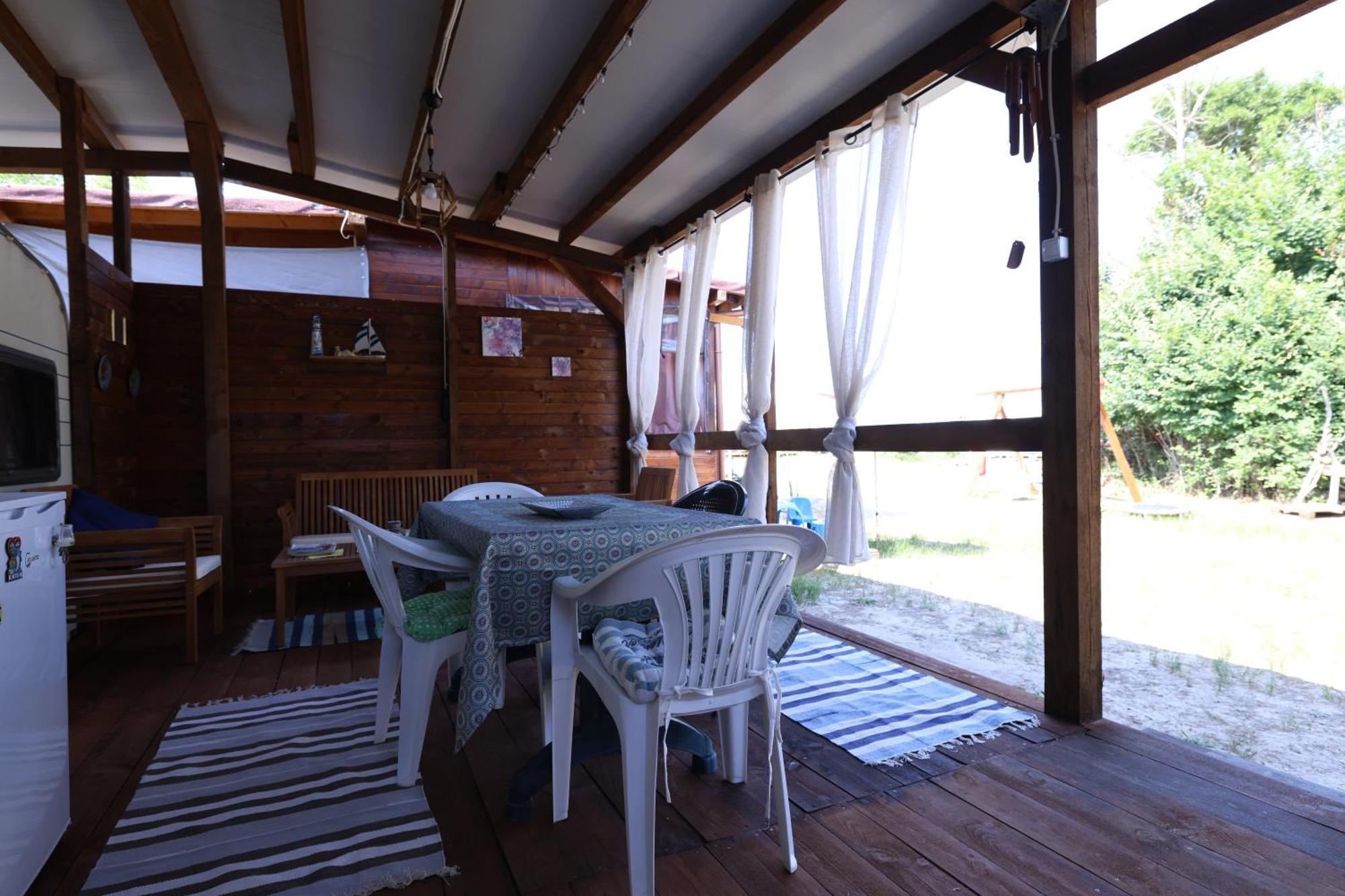 Sea Caravan On The Beach Китен Екстериор снимка